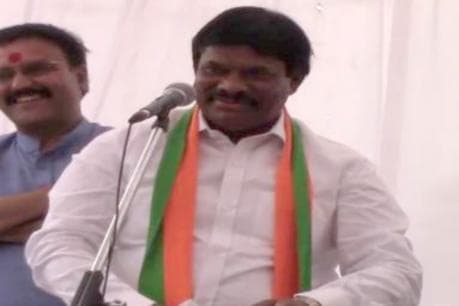 બીજેપી MP નું શરમજનક નિવેદન, ‘દિગ્વિજય દિલ્હીથી ‘આઇટમ’ લાવ્યા’