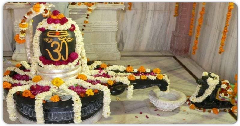 જુના ધર્મ શાસ્ત્રો પ્રમાણે અપરિણીત છોકરીઓને શિવલિંગને સ્પર્શ ન કરવાની કેમ આપતા સલાહ, જાણો અહીં કારણ