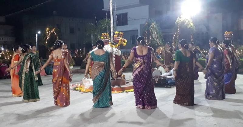 સુરતમાં શેરી ગરબા રમવા માટે SMC ની આ ગાઈડલાઈન્સનું કરવું પડશે ચુસ્ત પાલન…..